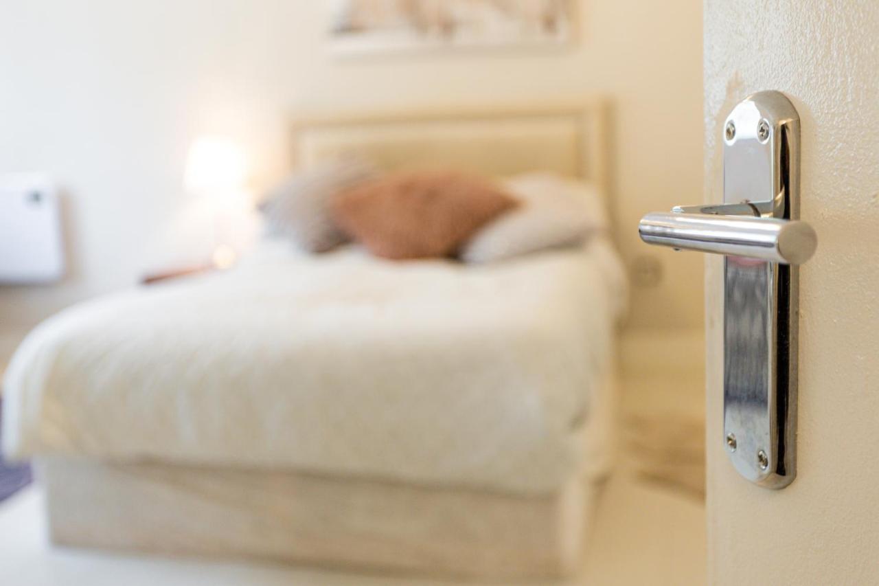 Appartamento Modern Close To Londra